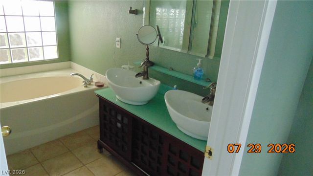 10071 Tanner Rapids Court, Las Vegas, NV 89148