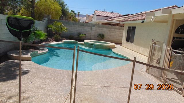 10071 Tanner Rapids Court, Las Vegas, NV 89148