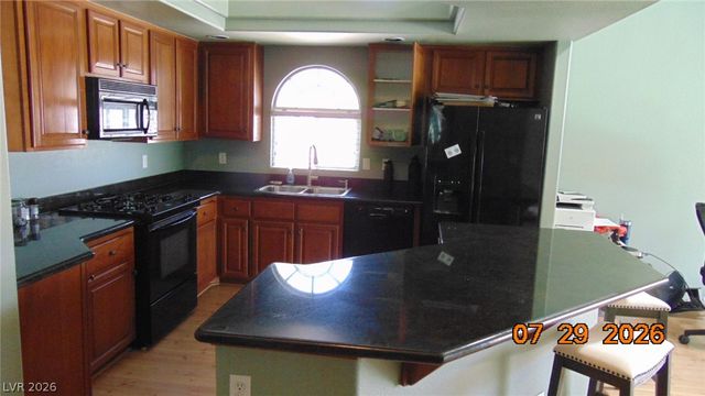 10071 Tanner Rapids Court, Las Vegas, NV 89148