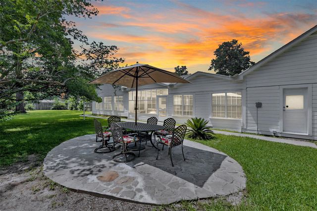 156 Circle Drive, Cleveland, TX 77327