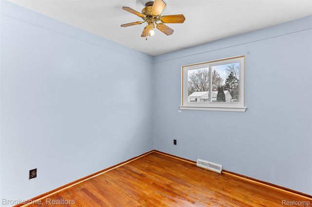 24534 Columbus Avenue, Warren, MI 48089