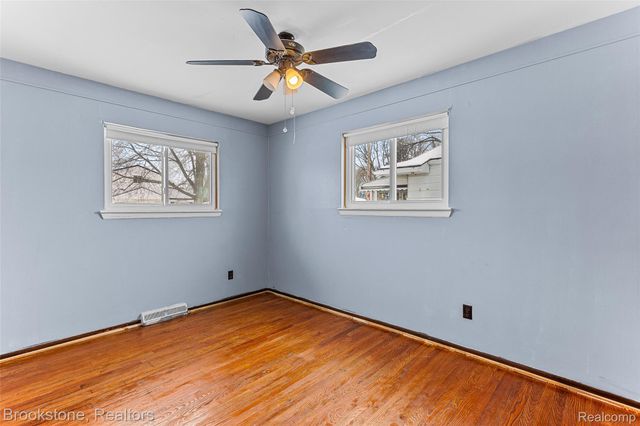 24534 Columbus Avenue, Warren, MI 48089