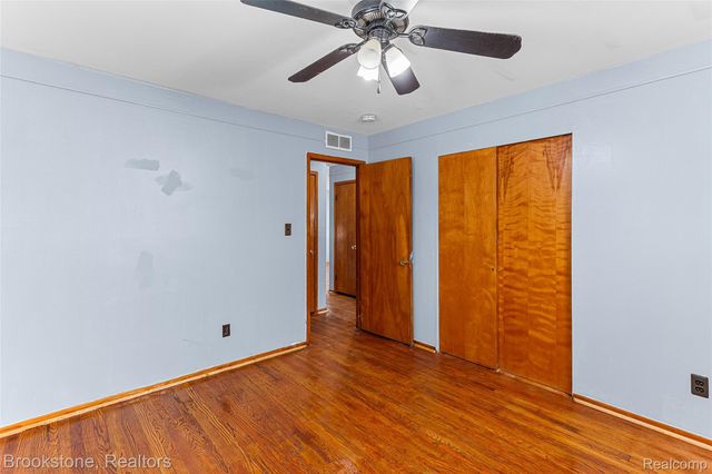 24534 Columbus Avenue, Warren, MI 48089