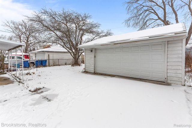 24534 Columbus Avenue, Warren, MI 48089