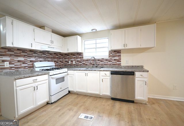 729 Harness Court, Lithonia, GA 30058