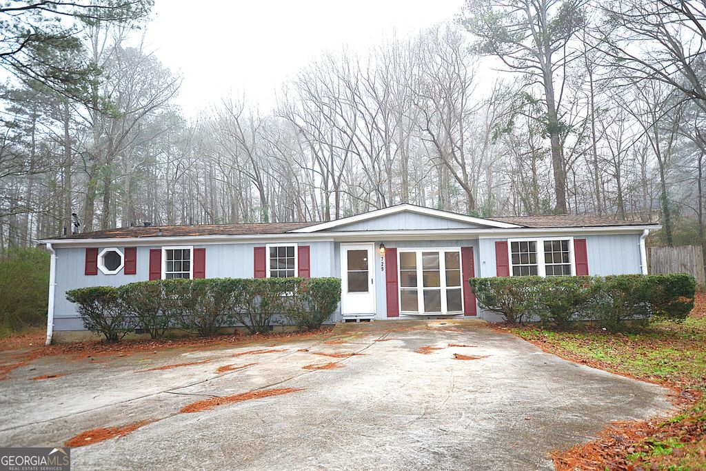 729 Harness Court, Lithonia, GA 30058