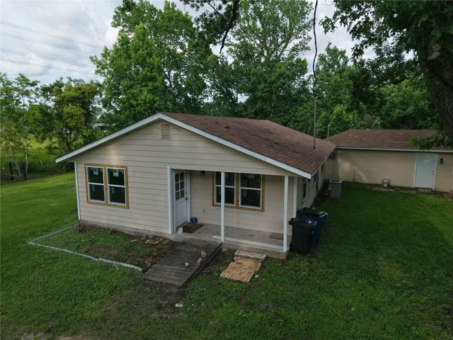 787 County Road 154, Liberty, TX 77575