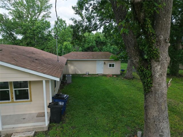 787 County Road 154, Liberty, TX 77575