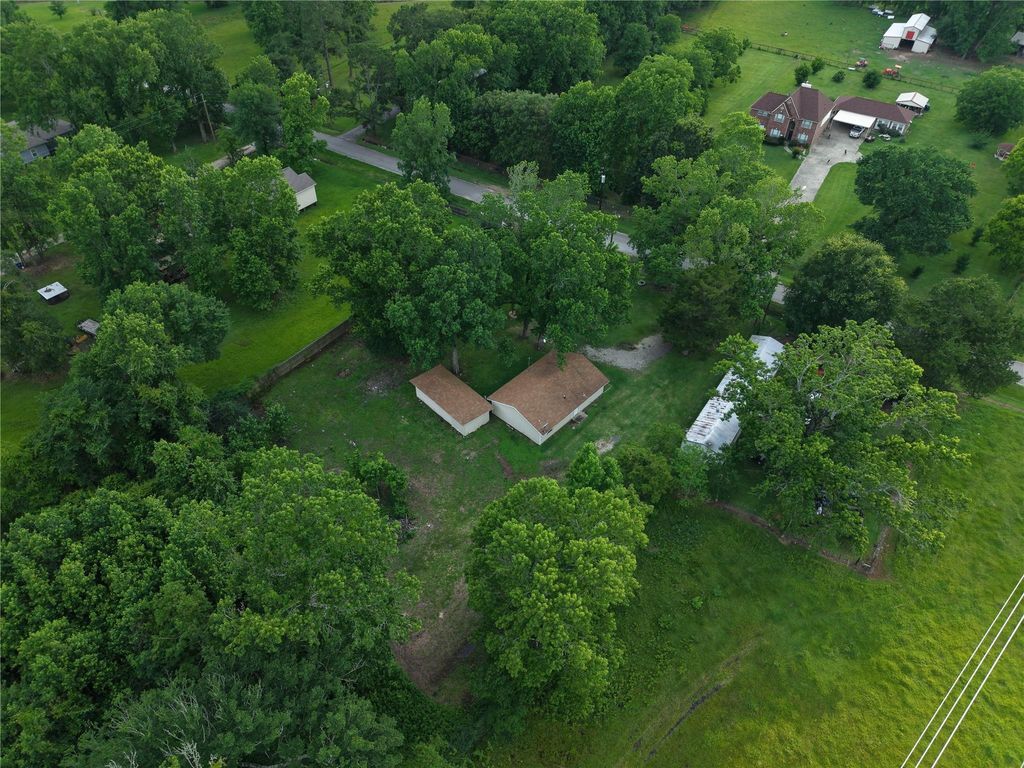 787 County Road 154, Liberty, TX 77575