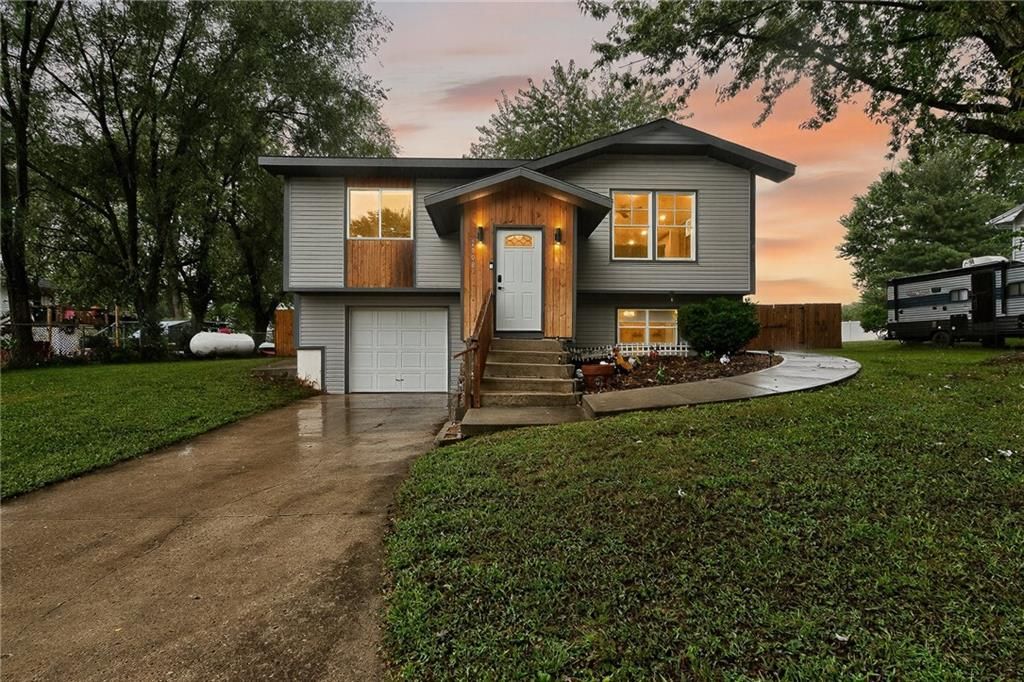 2908 Robin Lane, Sedalia, MO 65301