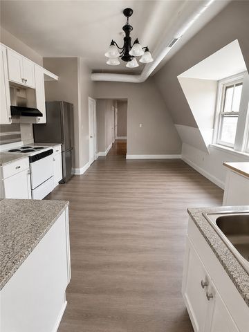 390 Broadway Avenue, Providence, RI 02909