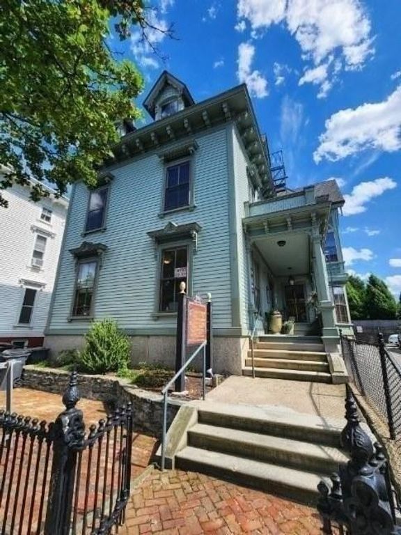 390 Broadway Avenue, Providence, RI 02909