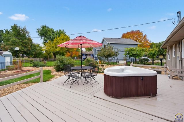 7225 SW Marian RD, Topeka, KS 66614