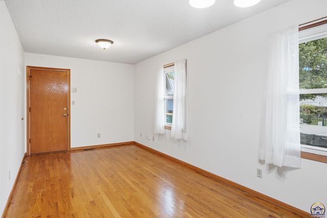 7225 SW Marian RD, Topeka, KS 66614