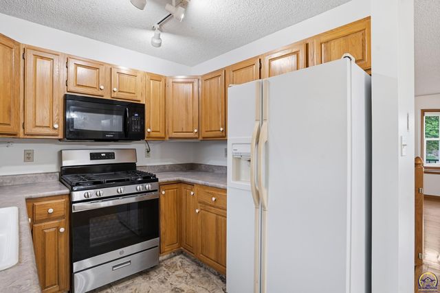 7225 SW Marian RD, Topeka, KS 66614