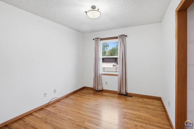 7225 SW Marian RD, Topeka, KS 66614