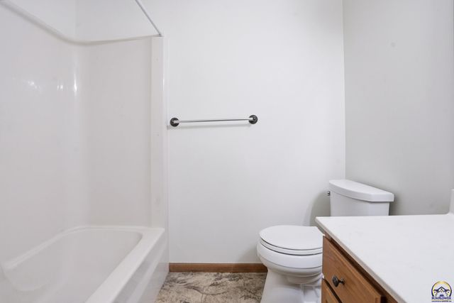 7225 SW Marian RD, Topeka, KS 66614