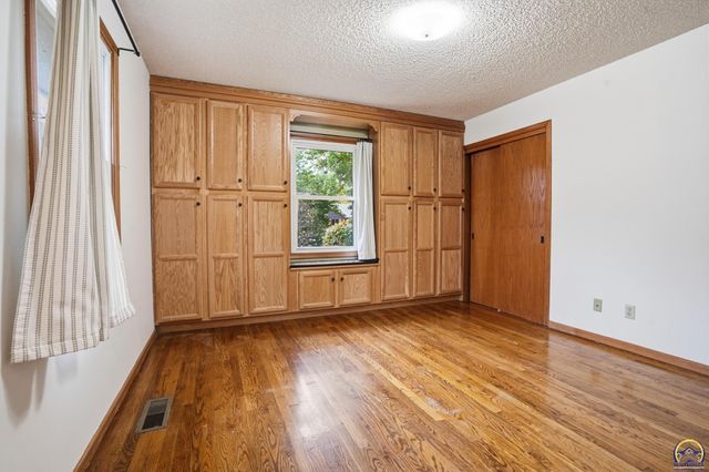 7225 SW Marian RD, Topeka, KS 66614