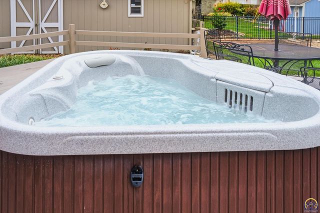 7225 SW Marian RD, Topeka, KS 66614