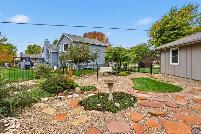 7225 SW Marian RD, Topeka, KS 66614