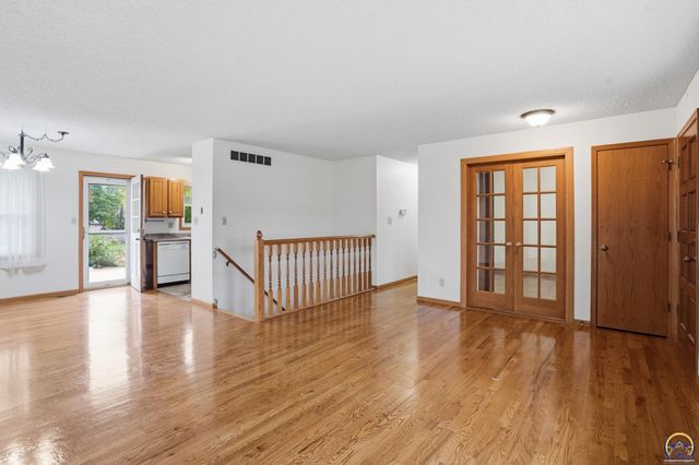 7225 SW Marian RD, Topeka, KS 66614