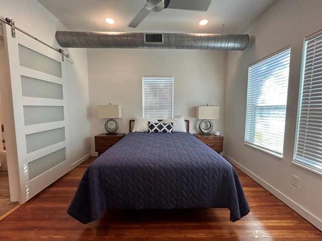 1524 N Water St, Kerrville, TX 78028