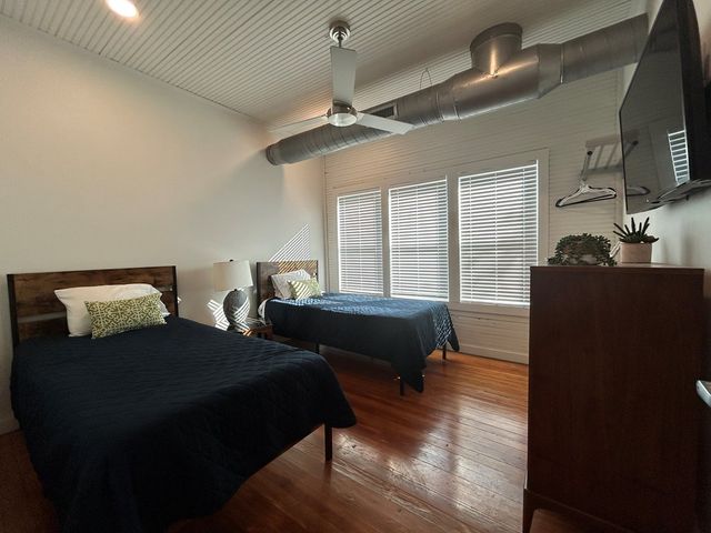 1524 N Water St, Kerrville, TX 78028