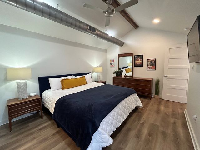 1524 N Water St, Kerrville, TX 78028