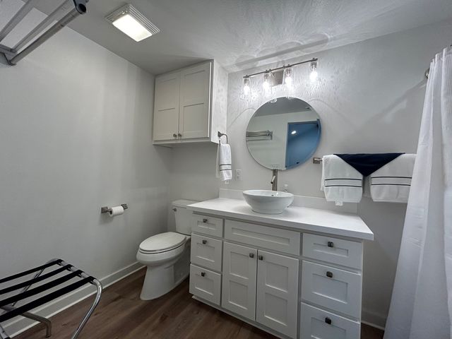 1524 N Water St, Kerrville, TX 78028