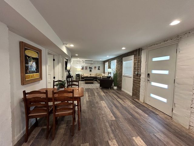 1524 N Water St, Kerrville, TX 78028