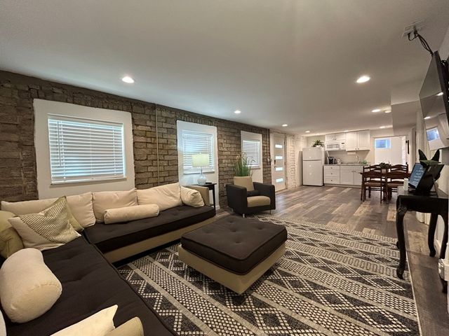 1524 N Water St, Kerrville, TX 78028