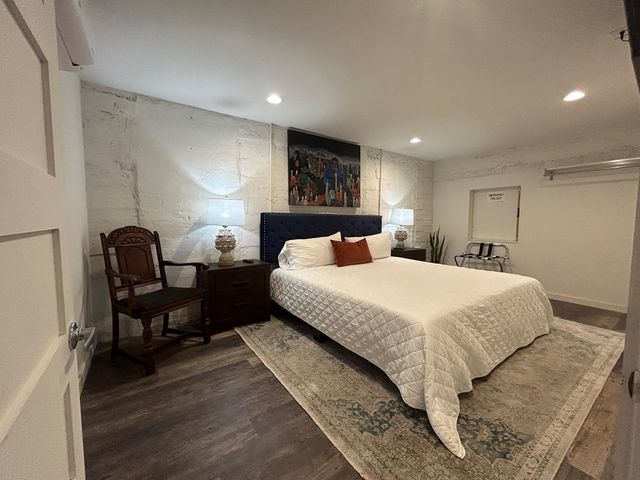 1524 N Water St, Kerrville, TX 78028