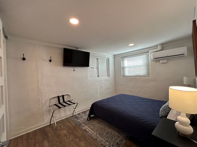 1524 N Water St, Kerrville, TX 78028