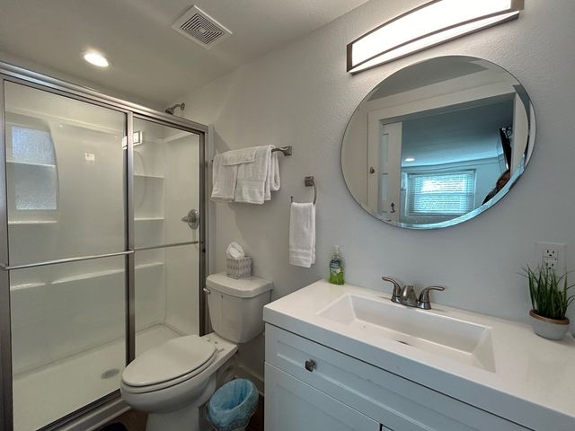 1524 N Water St, Kerrville, TX 78028