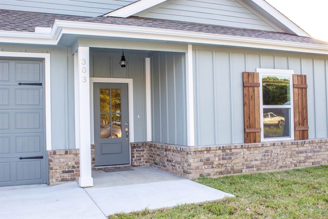 303 Canal St., Port Neches, TX 77651