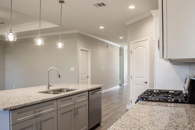 303 Canal St., Port Neches, TX 77651