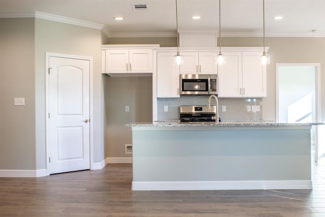 303 Canal St., Port Neches, TX 77651