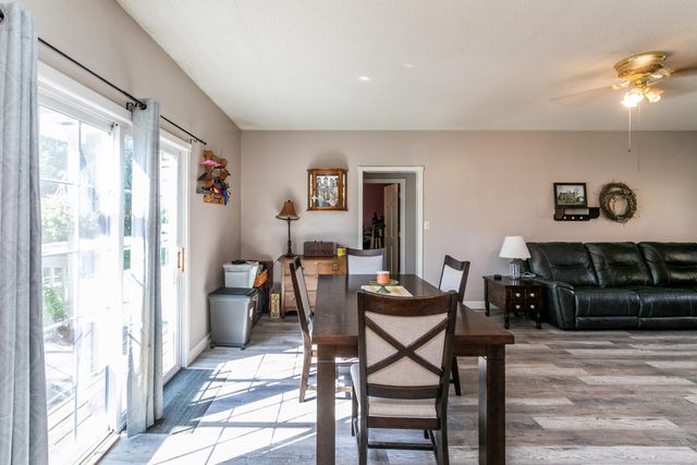 9730 E BALL RD, Centralia, MO 65240