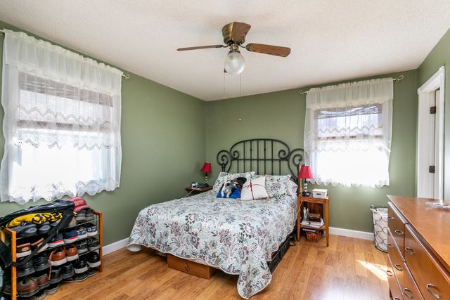 9730 E BALL RD, Centralia, MO 65240