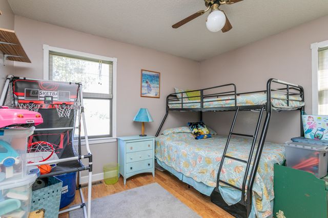 9730 E BALL RD, Centralia, MO 65240