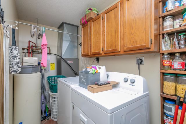 9730 E BALL RD, Centralia, MO 65240