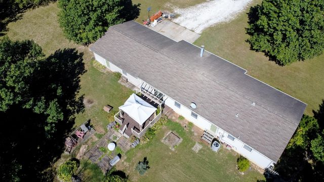 9730 E BALL RD, Centralia, MO 65240