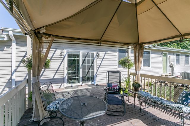 9730 E BALL RD, Centralia, MO 65240