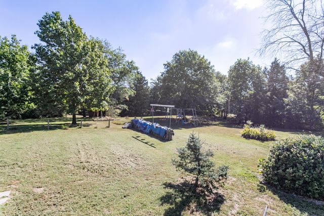 9730 E BALL RD, Centralia, MO 65240