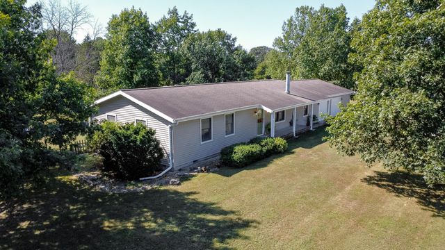 9730 E BALL RD, Centralia, MO 65240