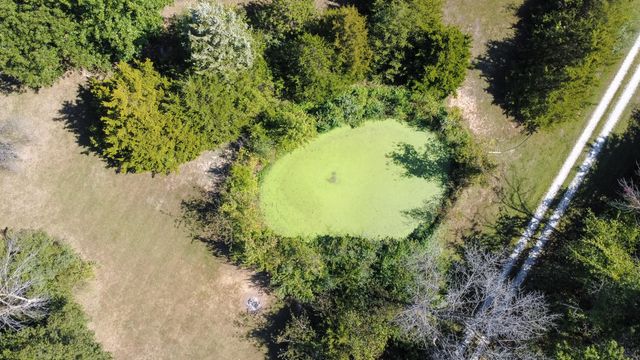 9730 E BALL RD, Centralia, MO 65240