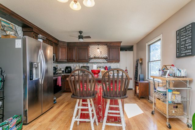 9730 E BALL RD, Centralia, MO 65240