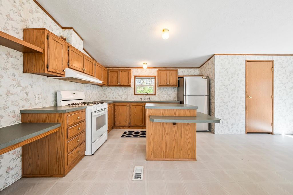 26 Firelite Road, Conway, NH 03860