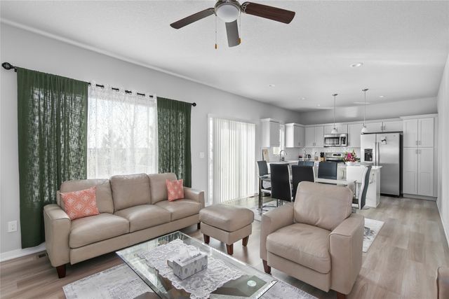 4736 167th Street, Urbandale, IA 50323