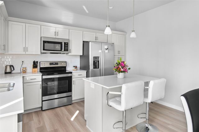 4736 167th Street, Urbandale, IA 50323